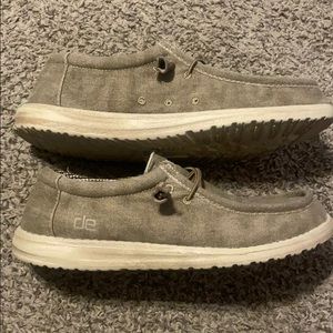 Hey Dude Wally slip on tan canvas shoe men size 11